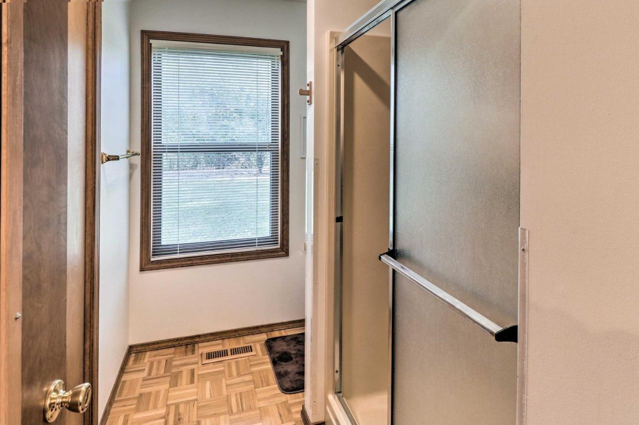 Private Norfork Home With Decks And River Access! المظهر الخارجي الصورة